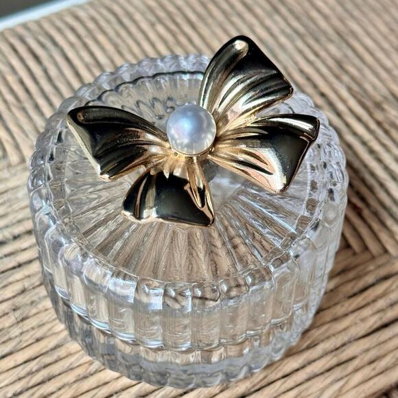 Vintage Pressed Glass Trinket Jar with Gold Bow Lid & Faux Pearl Accent - Picture 1 of 4